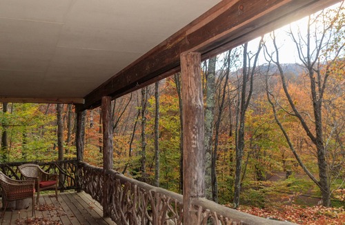 Charter Hills House | Spacious Beech Mountain Cabin with Hot Tub and optional Golf Access