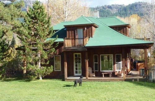 Methow Valley Cabin | Spacious Cabin W/Lrg Fenced Yard in the Heart of Methow Valley