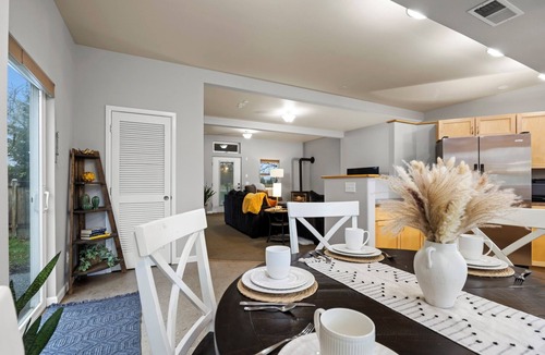 Everson House | Spacious centrally located farmhouse with stunning views, large yard, firepit