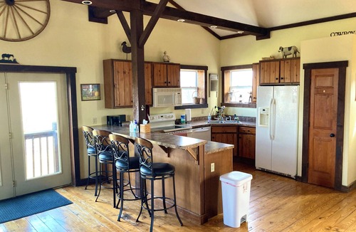 Shelbyville Cabin | Spacious charming exclusive rental in Shelbyville, KY