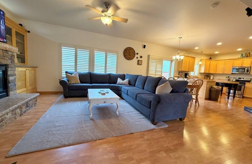 Sandpoint House | Spacious, Clean Home in Town w/King En Suite & Hot Tub