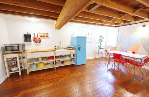 Laurelhurst Apartment | Spacious & Comfy city retreat, w/lux steam shower! In the heart of the Portland.