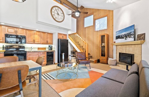 Century West Condo | Spacious Condo in Bend! Prime Location!