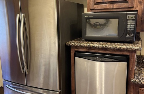 Pinetop House | Spacious & Cozy Cabin – Minutes from Go-Karts, Golf, Trails, Lakes & Family Fun!