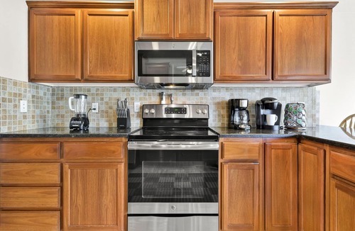 Meridian House | Spacious Cozy Home by Settlers Park - Meridian, ID