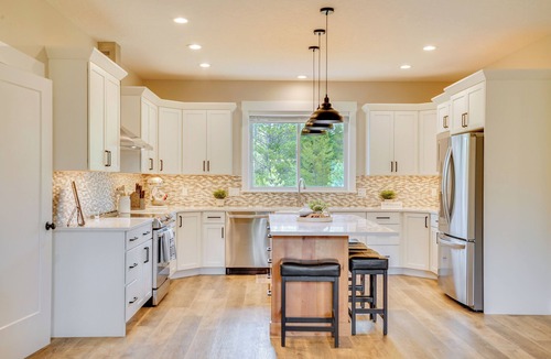Tamarack Resort House | Spacious Donnelly Family Home w/Private Hot Tub!