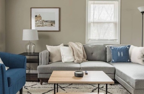 Clive House | Spacious Duplex in West Des Moines