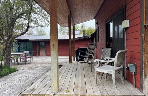 Jackson House | Spacious E. Jackson home with "Hike-In Hike-Out" access to Cache Creek Trails!