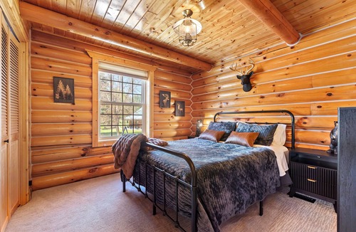 Garden Valley Cabin | Spacious Elk Lodge with Hot Tub and Game Room