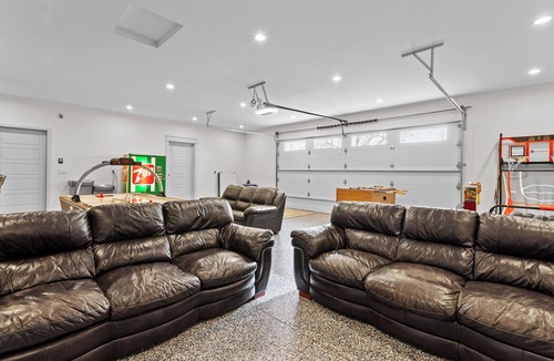 Nampa House | Spacious Escape with an Entertainment Garage!