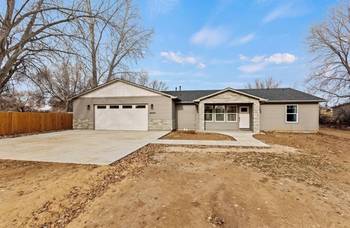 Nampa House | Spacious Escape with an Entertainment Garage!