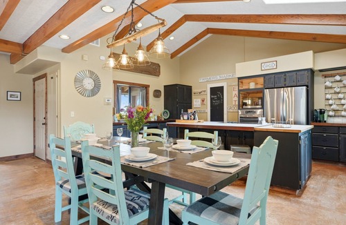 McMinnville House | Spacious Farm Stay featuring Petey the Donkey