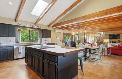 McMinnville House | Spacious Farm Stay featuring Petey the Donkey