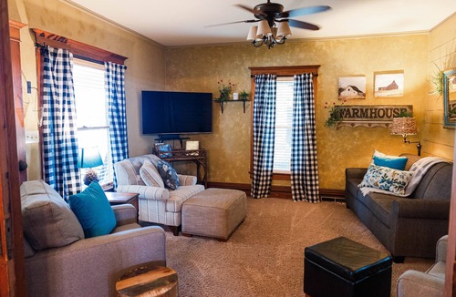 Squaw House | Spacious Farmhouse beautifully decorated waiting for laughs and memories
