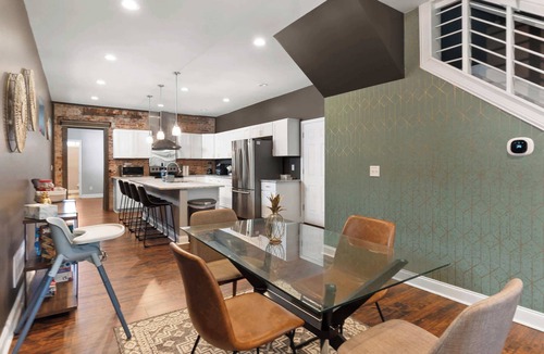Cincinnati House | Spacious Home for 10 Backyard Sleeps Groups