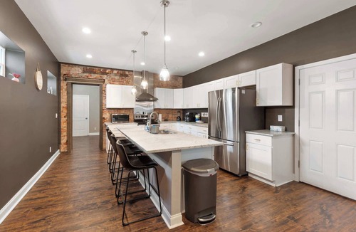 Cincinnati House | Spacious Home for 10 Backyard Sleeps Groups