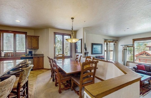 Bear Crossing House | Spacious home w/kitchen, wifi, great views, deck & convenient location