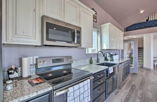 Sweetwater House | Spacious Home w/Mtn Views: 2 Mi to Bear Lake!