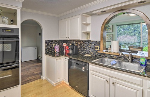 Sequim House | Spacious Home w/Yard, 20 Miles to Olympic NP