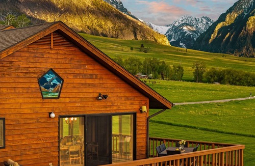 Livingston House | Spacious home with mountain and valley views, seconds to Deep Creek trailhead