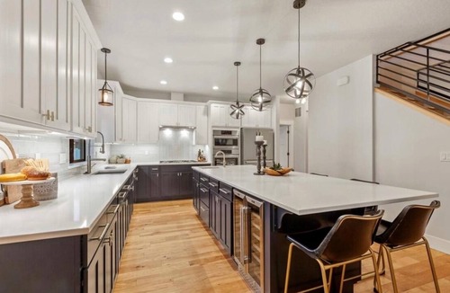 Coeur d'Alene House | Spacious, Immaculate 4350 sq ft Home Amazing Kitchen