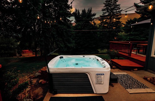 Missoula House | Spacious Large Home/Game Room/Hot Tub/Wildlife Views/Great Location