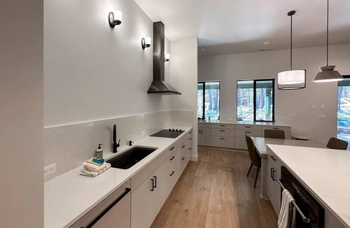Black Butte Ranch House | Spacious new construction home with forest views and resort amenities