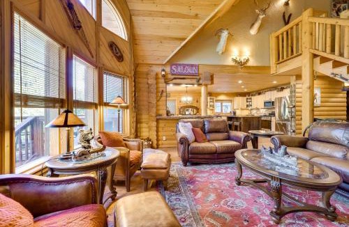 Packwood House | Spacious Packwood Cabin w/Hot Tub - Near River