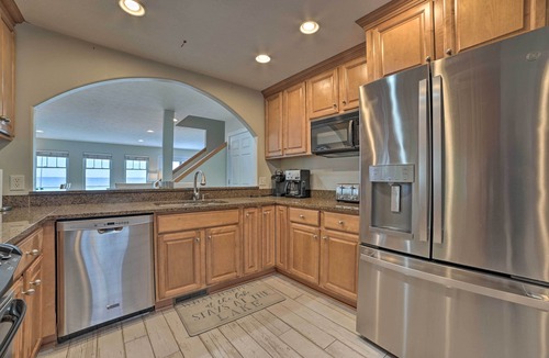 Northport House | Spacious, Peaceful Lake House w/Sandy Beach