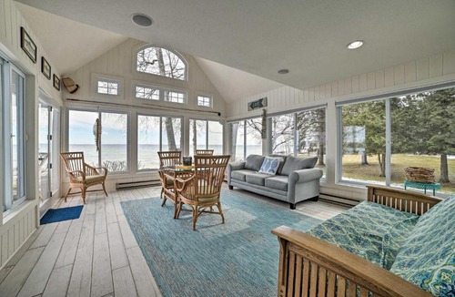 Northport House | Spacious, Peaceful Lake House w/Sandy Beach