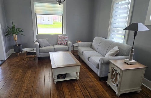 Tecumseh House | Spacious perfect house to come and ExploreHistorical Tecumseh