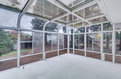 Tanasbourne House | Spacious Portland Area Home w/Fenced Yard