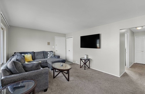 Dearborn Heights Apartment | Spacious, Quiet & Cozy 1BD Apartment w/stainless steal appliances!