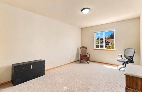 West Lake Stevens House | Spacious room for rent in tranquil house in lovely Lake Stevens