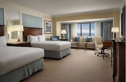 Rio Grande Hotel | Spacious Room Near Downtown w/Gourmet Brunch & Pool Access