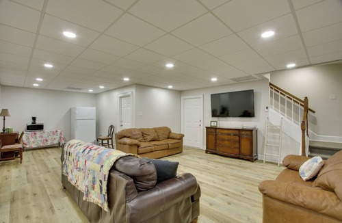 Lauderdale County House | Spacious Rural Getaway in Lexington w/Deck!