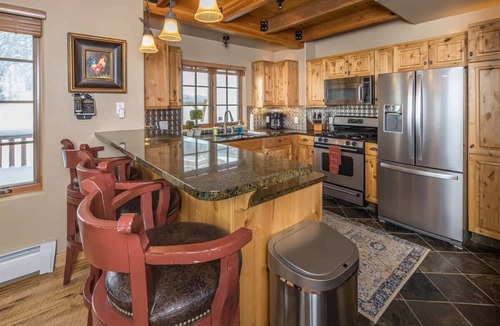 Big Sky Ski Chalet | Spacious Ski-In/Ski-Out Retreat