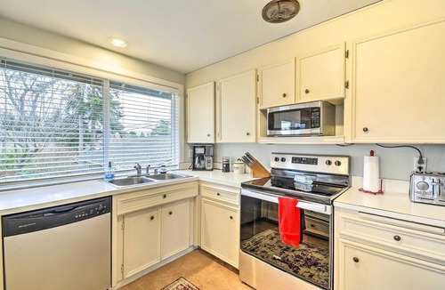 West End House | Spacious Tacoma Getaway: 2 Mi to Old Town!