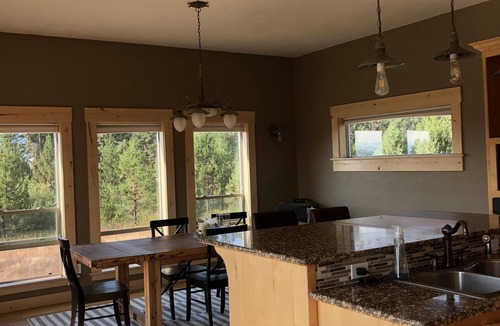Tamarack House | Spacious Tamarack Lake-view Cabin, sleeps 12 w private hot tub and golf hole