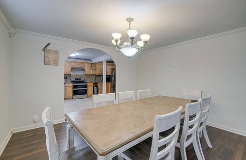 Triangle House | Spacious Triangle Townhome - Near Hiking & Golf!