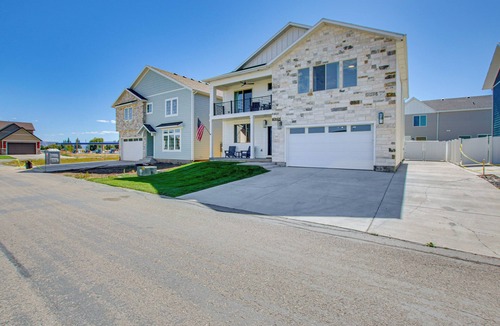 Garden City Cottage | Spacious Utah Home w/Hot Tub < 1 Mi to Bear Lake!