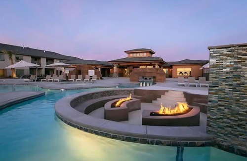 Hurricane House | Spacious Villa with Lazy River, Pool & Hot Tub