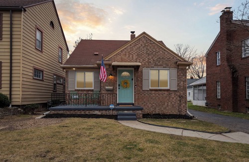 Ottawa House | Spacious & well designed 3br/1.5ba w/Fiber Wi-Fi!
