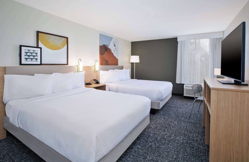 Tougaloo Hotel | Spark By Hilton Jackson Ridgeland