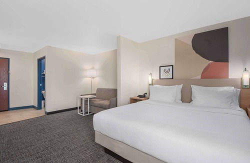 Minot Hotel | Spark by Hilton Minot