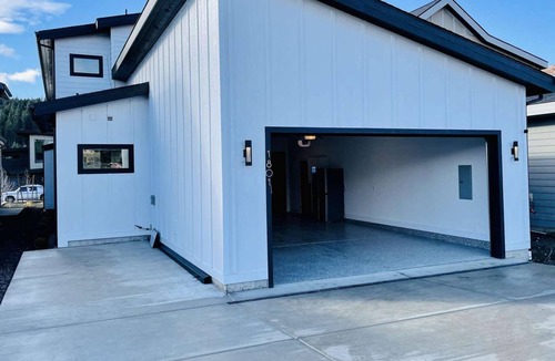 Coeur d'Alene House | Spectacular Coeur d' Alene Riverstone Home