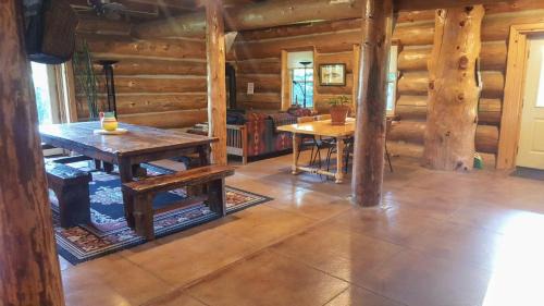 Four Corners Cabin | Spectacular Large Group Accommodations With Gallatin River Access!