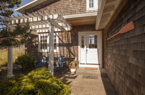 Rockaway Beach House | Spectacular Large Oceanfront Home Panoramic View Quiet Area Dog Friendly