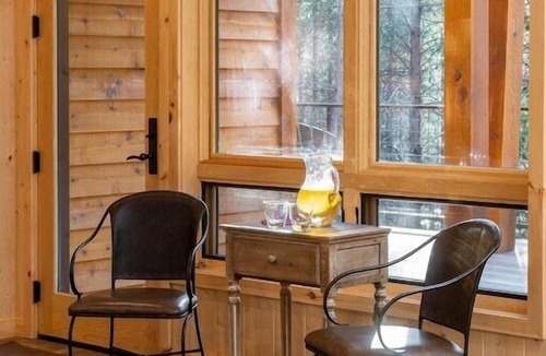 Bend Cabin | Spectacular Luxury Lodge Home w/Hot Tub, Sauna on Private Lake Sleeps 16-20 Bend