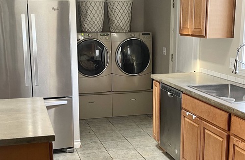 Ashland House | Spotless, Cozy, Dog Friendly, Family Home